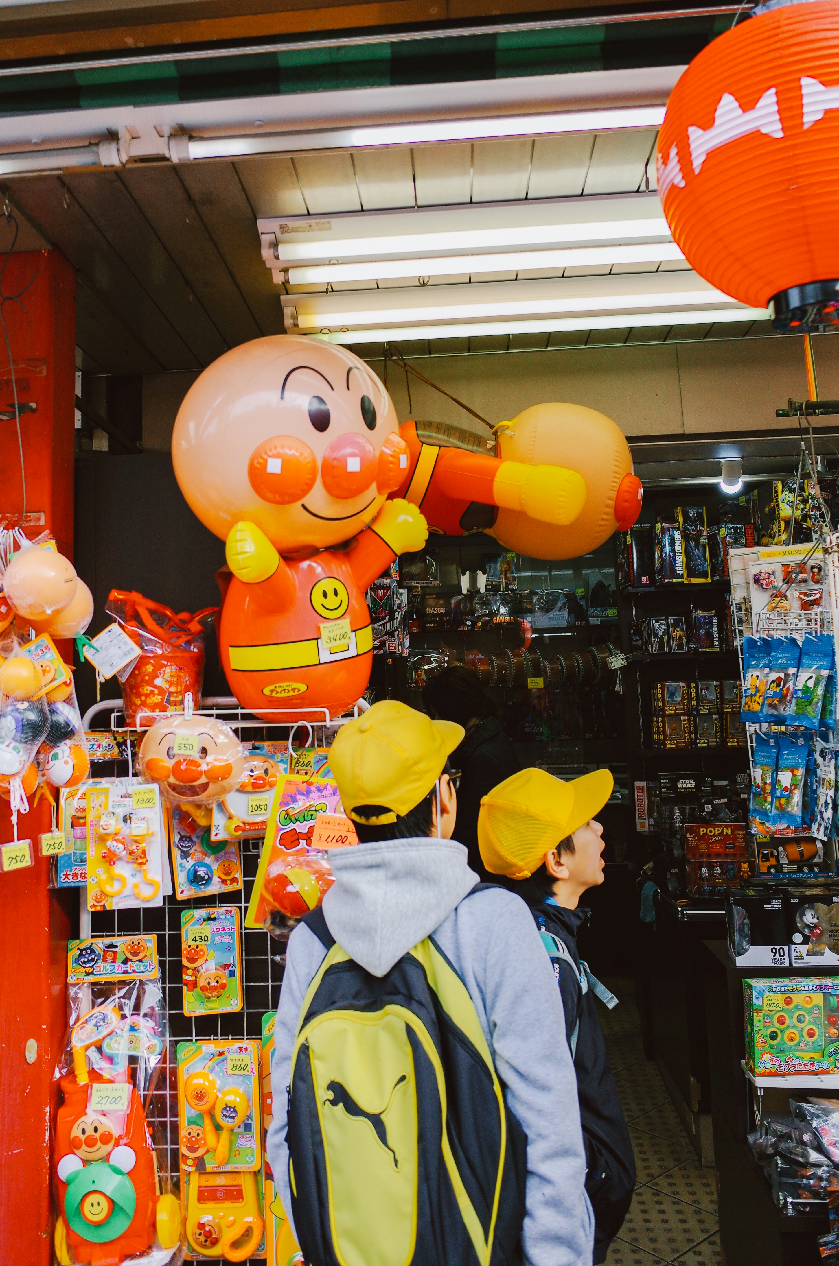 Kids browsing toys at ToysBay